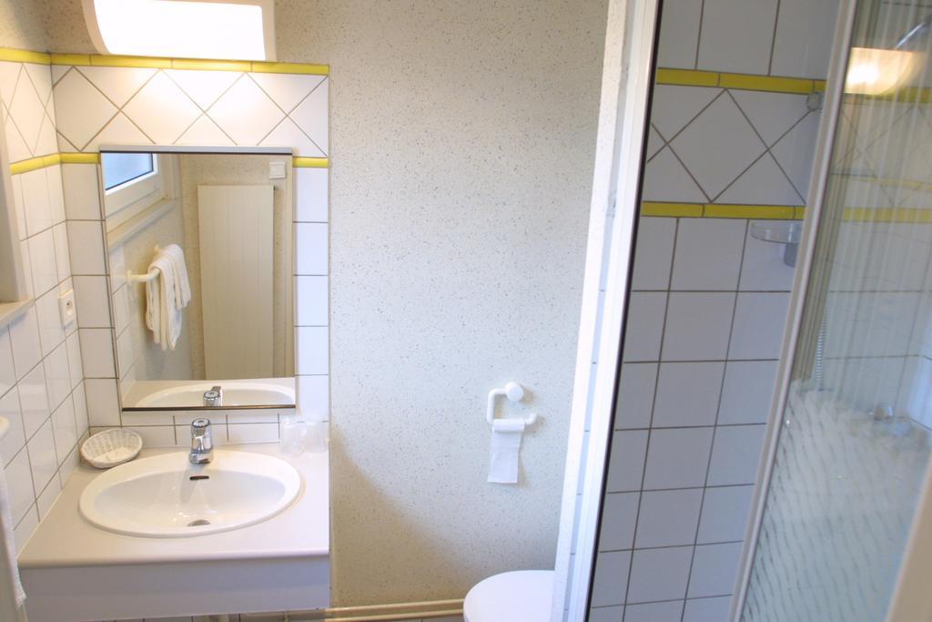 Hotel Restaurant L'Hirondelle Dunkirk Room photo