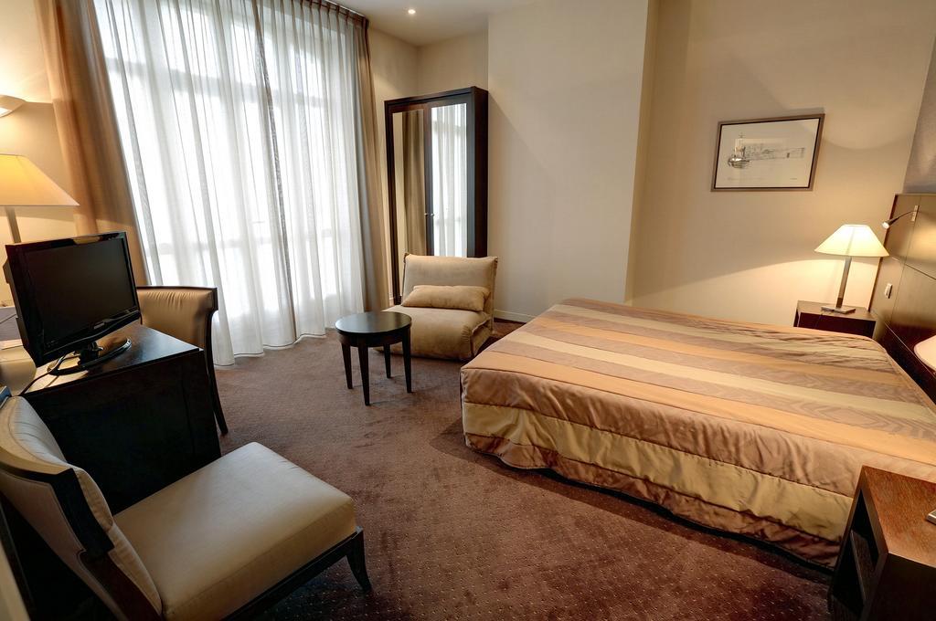 Hotel Restaurant L'Hirondelle Dunkirk Room photo
