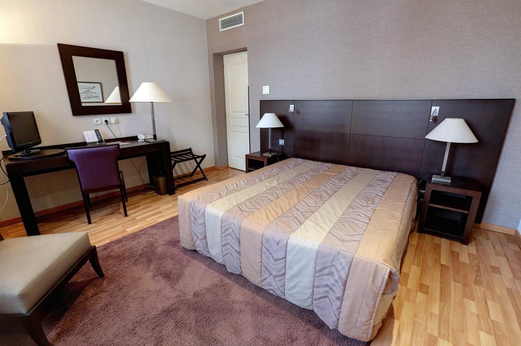 Hotel Restaurant L'Hirondelle Dunkirk Room photo