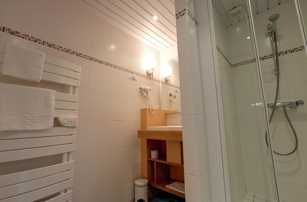 Hotel Restaurant L'Hirondelle Dunkirk Room photo
