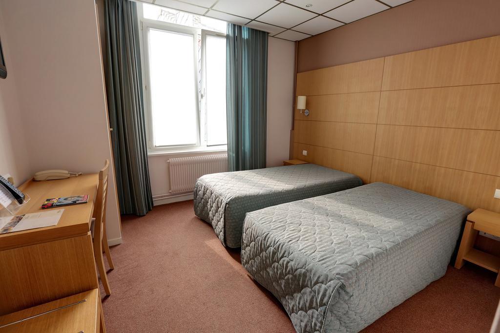 Hotel Restaurant L'Hirondelle Dunkirk Room photo