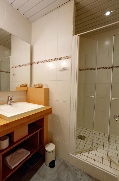 Hotel Restaurant L'Hirondelle Dunkirk Room photo